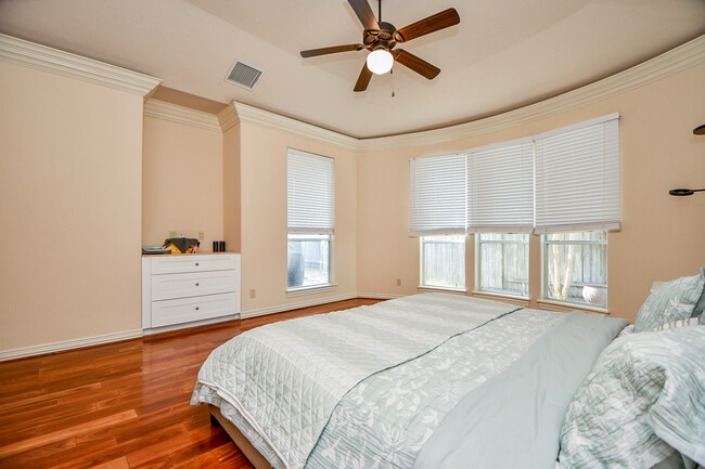 Building Photo - 14206 Jade Cove Dr