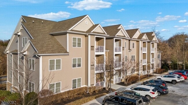 Building Photo - 41 Park Dr