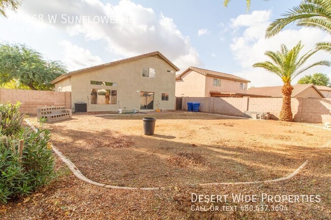 Building Photo - Amazing remodeled 3 bedroom, 2.5 bath hous...