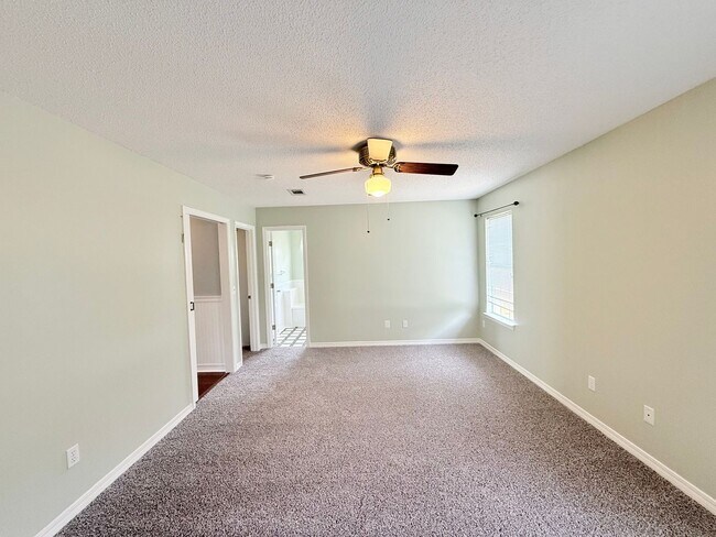 Building Photo - Custom Built 4-Bedroom/3 Bathroom Home