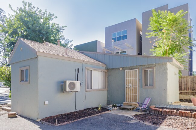 Building Photo - 104 4th St