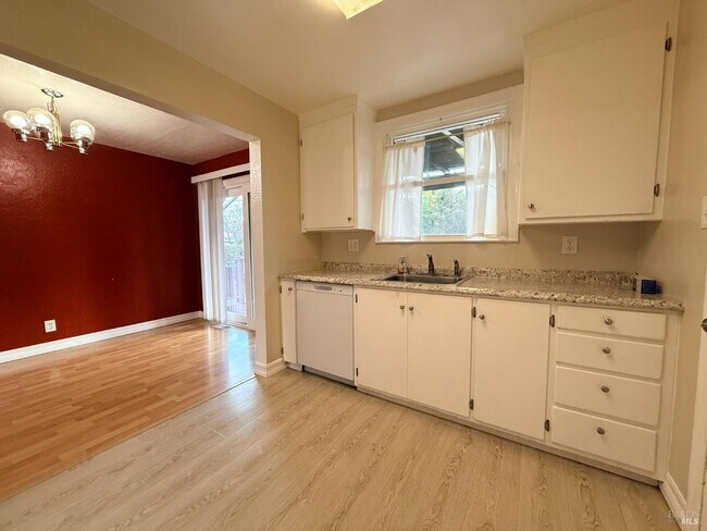 Building Photo - 212 Hermosa Ave