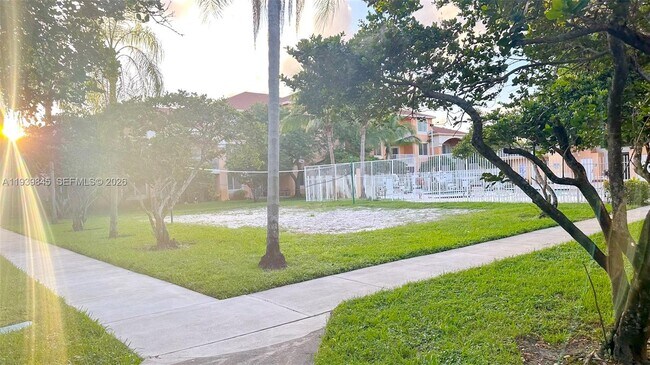 Building Photo - 6928 SW 39th St