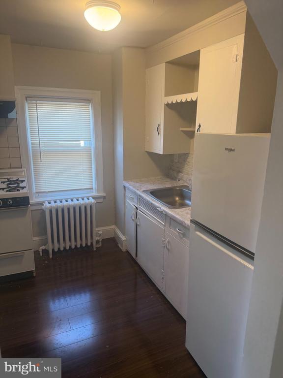 Building Photo - 48 N Sproul Rd