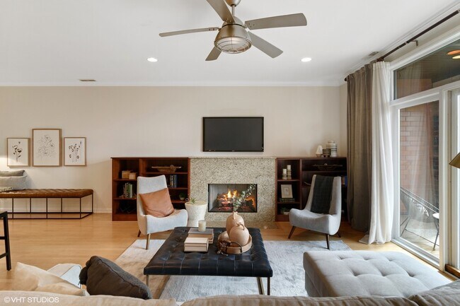 Building Photo - 810 N Wolcott Ave