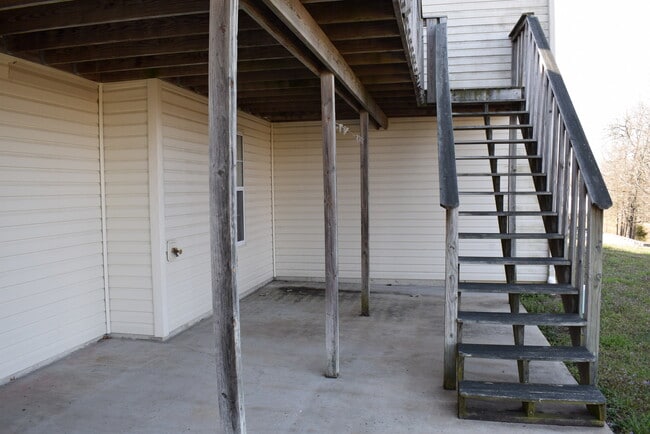 Building Photo - 4 bed / 3 bed Home with Gorgeous View!!!