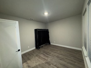 Building Photo - 1400 Razorbill Rd