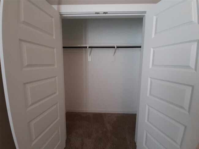 Building Photo - 9741 Grosbeak Ln