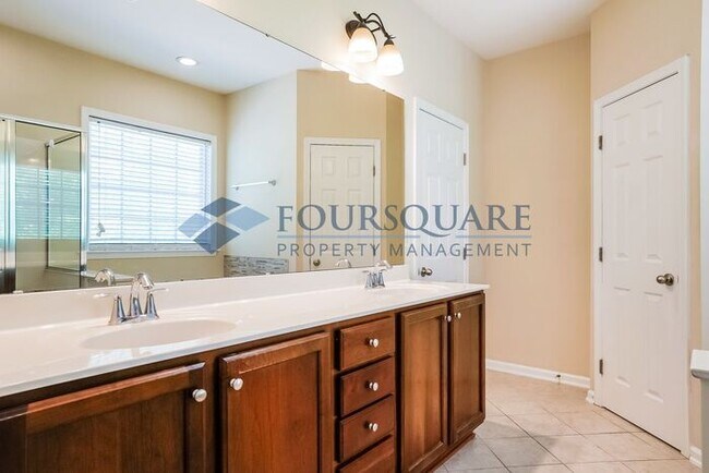 Building Photo - Spacious 3-Bedroom Single-Family Home with...