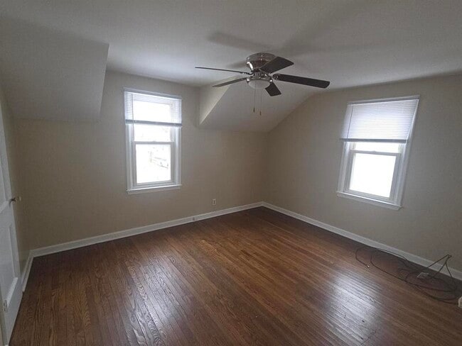 Building Photo - 1519 W 28th St