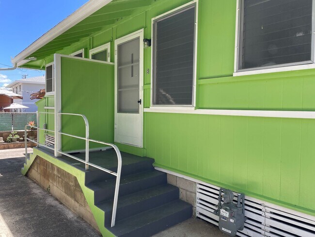 Primary Photo - Kuakini - 2 Bdrm/1 Bath/1 Prkg - Puuhue Pl...