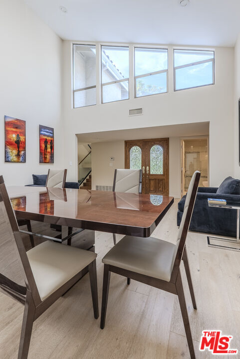 Building Photo - 2637 Angelo Dr