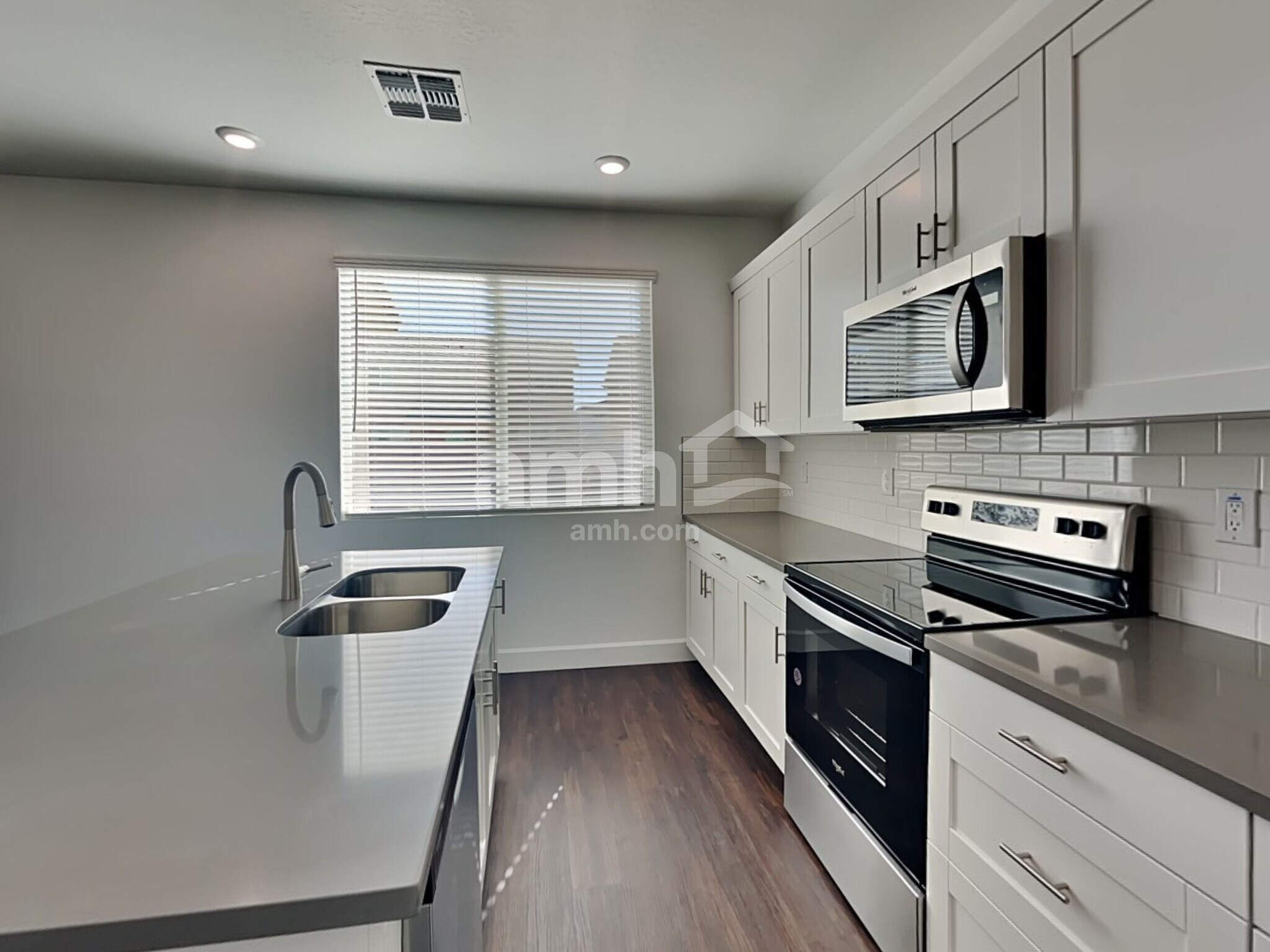 Building Photo - 17151 W Townley Ave