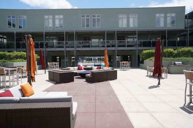 Building Photo - Exceptional Two Level 3 bedroom Condo in upscale Luxe Lofts