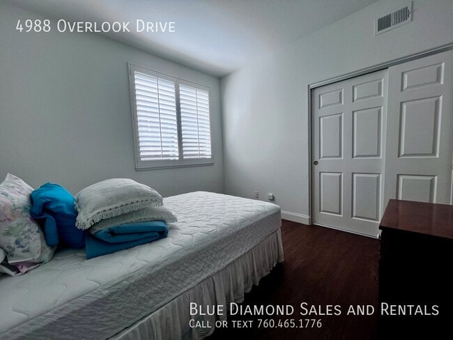Building Photo - 4988 Overlook Dr