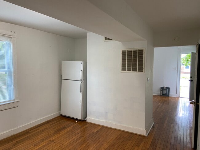 Kitchen - 204 11th St