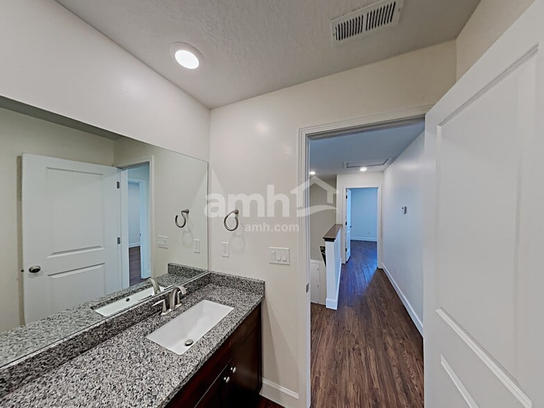 Building Photo - 2326 E Tumbleweed Rd