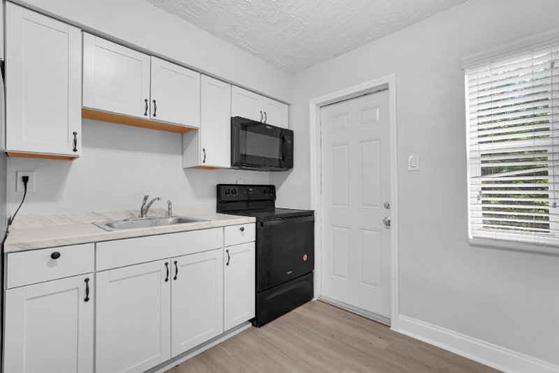 Building Photo - 746 SW 4th St