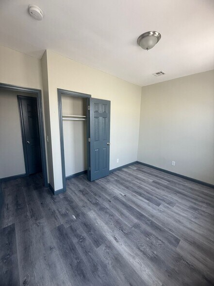 Building Photo - 71 W Runyon St