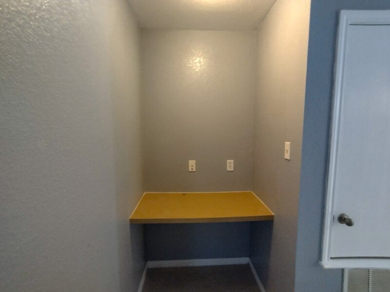 Building Photo - 2710 Seabiscuit Dr