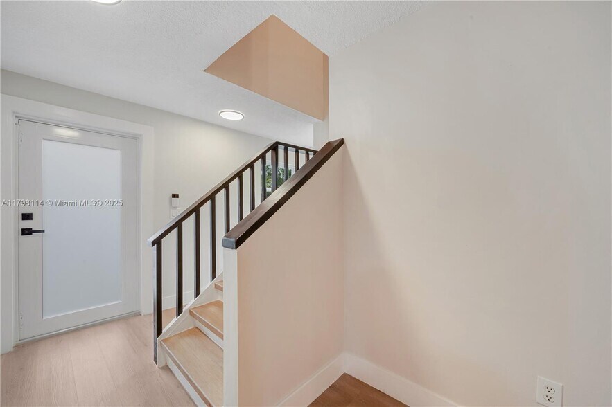 Building Photo - 14725 SW 107th Ter