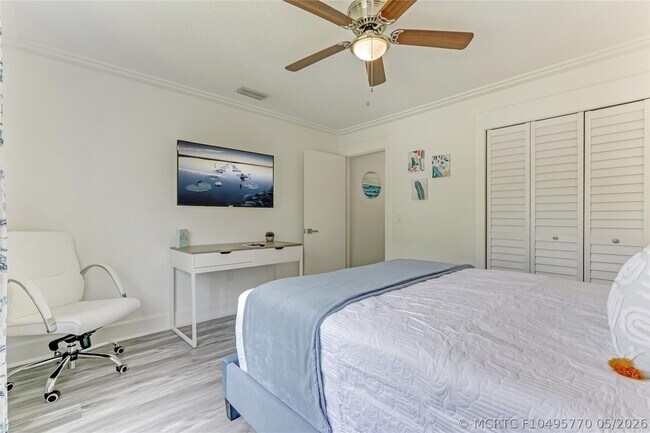 Building Photo - 16643 Redwood Way