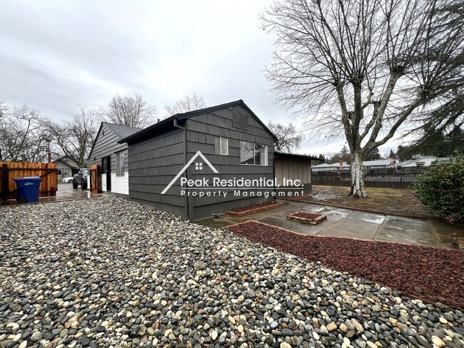 Building Photo - Charming Carmichael 3bd/2ba House with RV ...