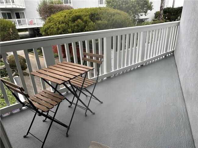 Building Photo - 640 The Village