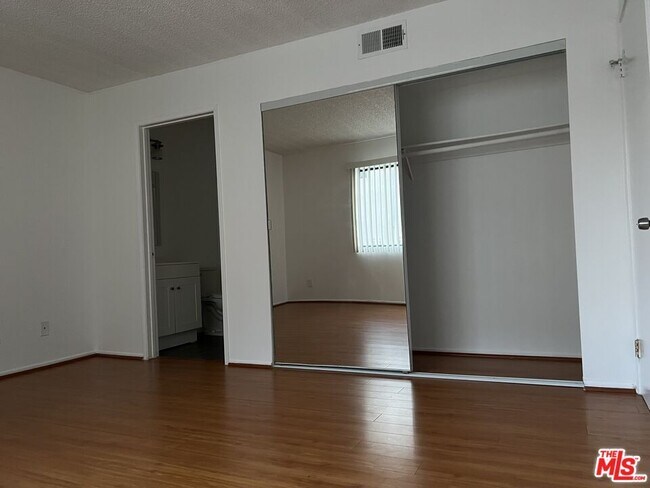 Building Photo - 710 Crenshaw Blvd