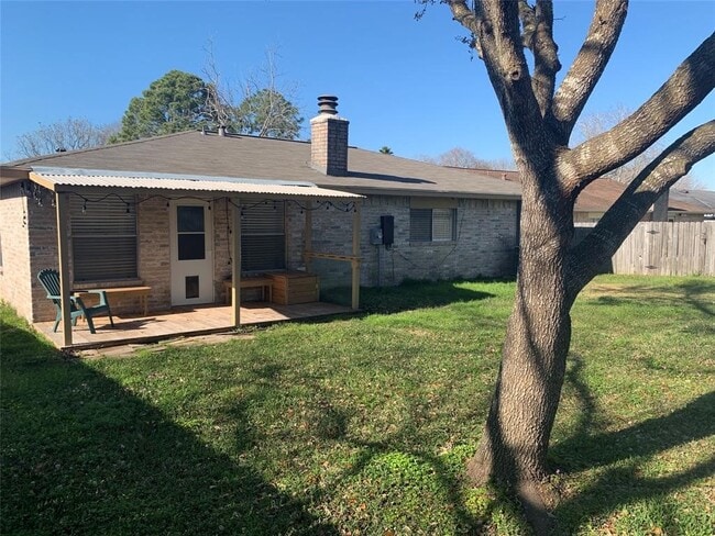 Building Photo - 214 Maple Leaf Dr