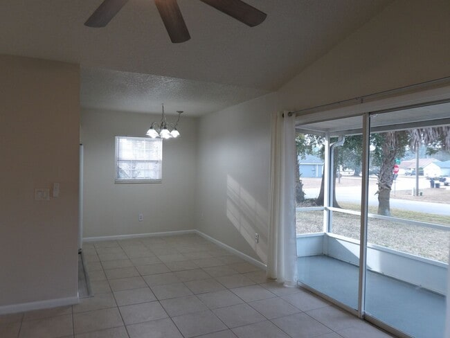 Building Photo - Updated 1/2 Duplex