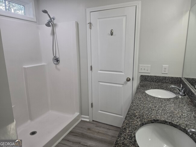 Building Photo - 27 Blackberry Cir