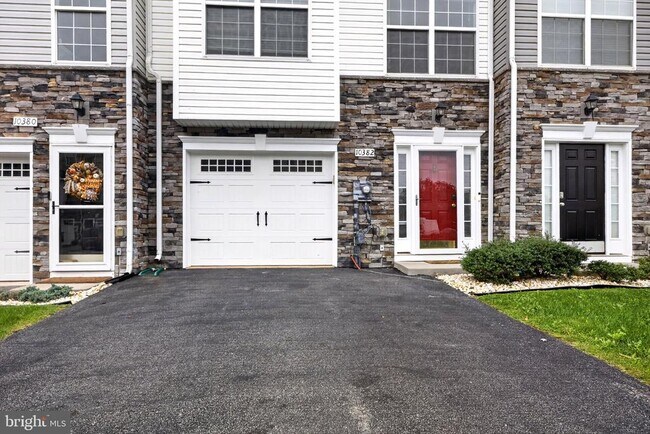 Building Photo - 10382 Lantern Ln