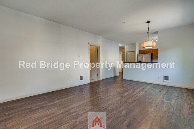 Building Photo - 10834 NE Holly St