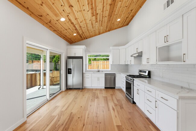 Building Photo - 3196 Rohrer Dr