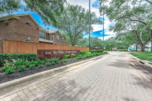 Building Photo - 4144 Greystone Way