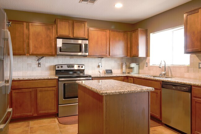 Building Photo - 5263 E Silverbell Rd