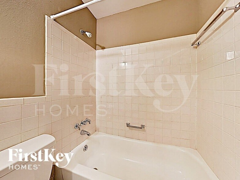 Building Photo - 5353 Branridge Rd