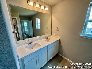 Building Photo - 204 Kinsley Wy