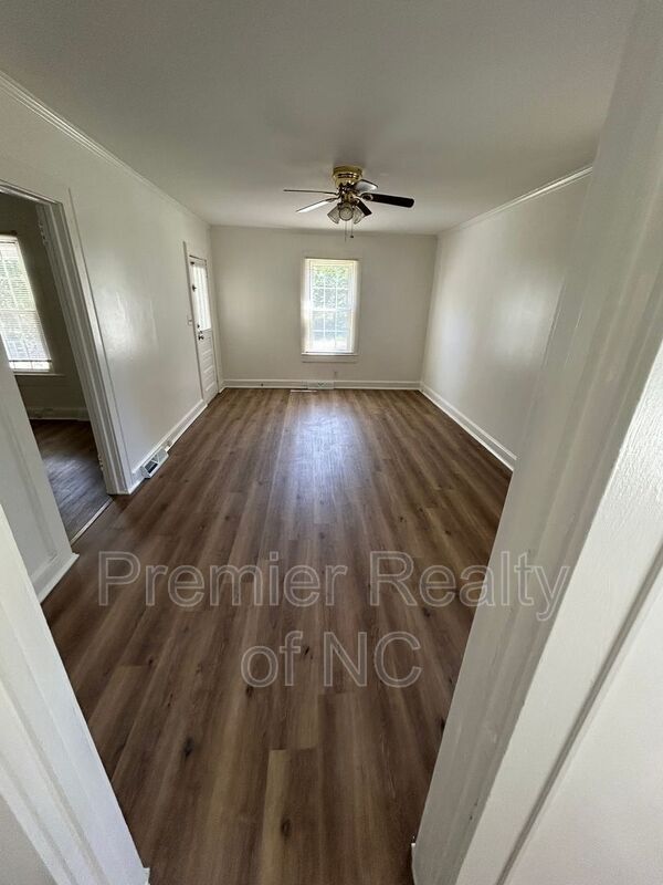 Building Photo - 1183 Rainbow Rd