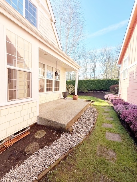 Building Photo - 32 NE Sunset St