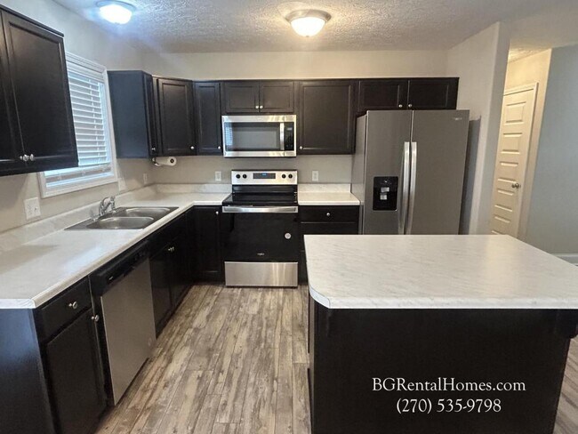 Building Photo - 506 Labrador Dr