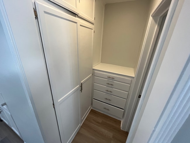 Interior Photo - 944 Tiverton Avenue