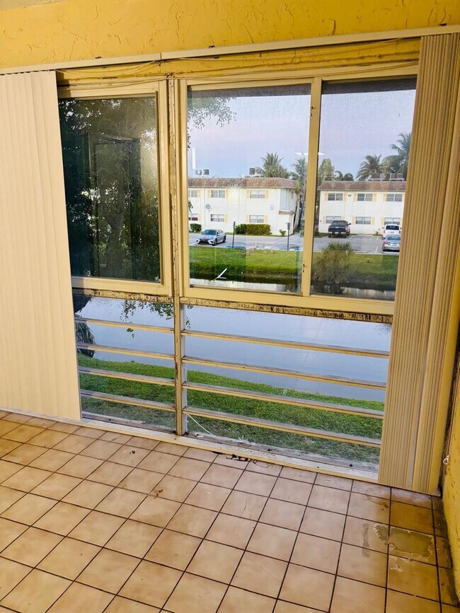 Building Photo - 4240 NW 21st St