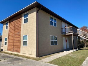 Building Photo - 6413 Winona St