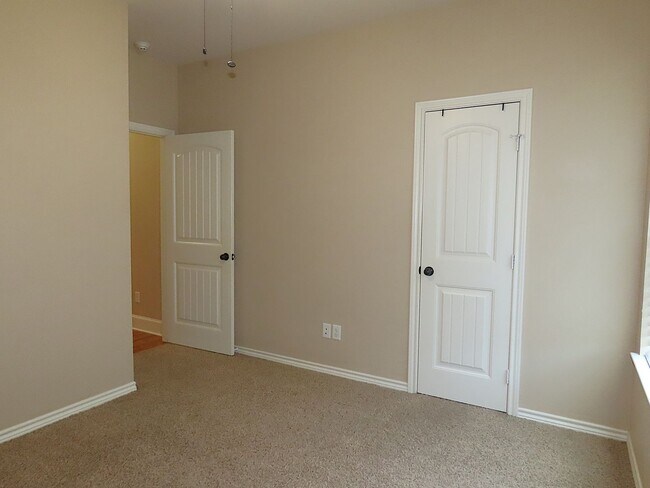 Building Photo - Extraordinary 3 Bedroom, 2 Bath Home in Southeast Tyler! Coming Soon!