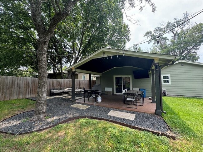 Building Photo - 5304 Basswood Ln
