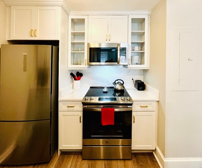 Building Photo - 105 W Oglethorpe Ave