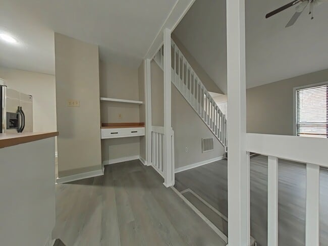 Building Photo - 857 Danish Dr