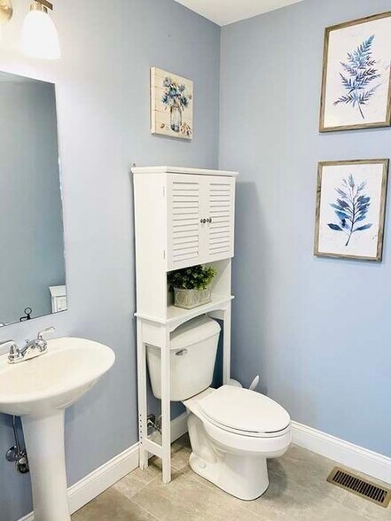 Building Photo - 32 John St